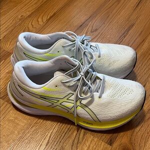 Asics gel-kayano 29 Women's Athletic Shoes in White and Yellow US10